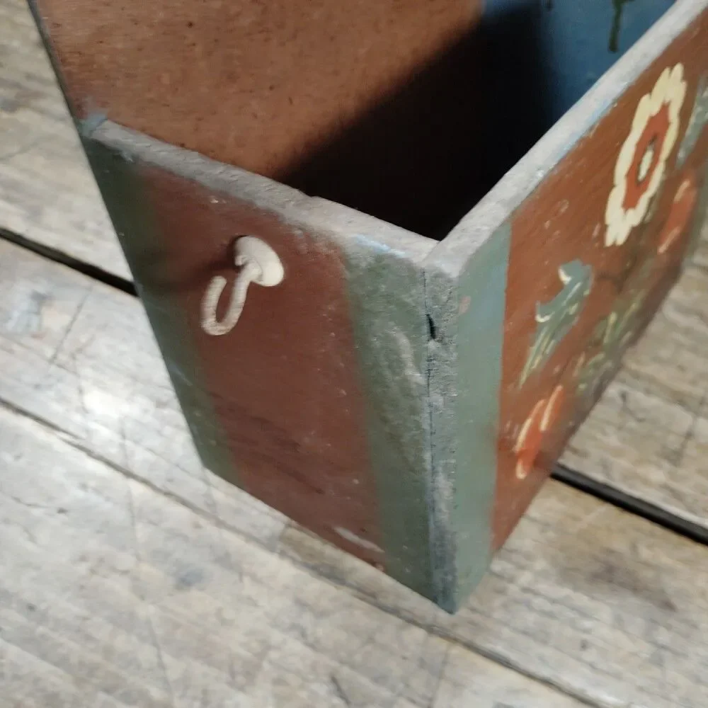 Vintage Primitive Painted Wall Box Hanging Desktop Storage Folk Art Flower Paint